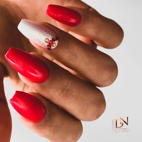 Red-Coffin-Short-Acrylic-Nails-1