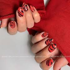 Red-Short-Nails-10