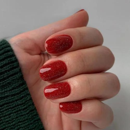 Red-Short-Nails-2