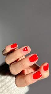 Red-Short-Nails-5