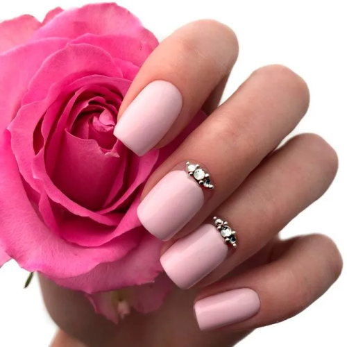 Rhinestone-Accents-on-Square-Nails-2