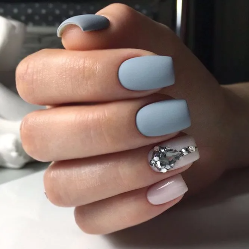 Rhinestone-Accents-on-Square-Nails-4
