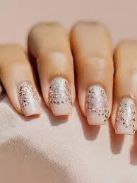 Rhinestones-Accent-Nails-Emphasize-Your-Personality-5