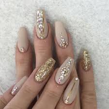 Rhinestones-Accent-Nails-Emphasize-Your-Personality-8