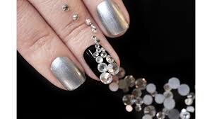 Rhinestones-Accent-Nails-Emphasize-Your-Personality-9