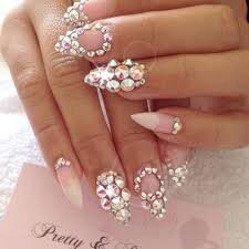 Rhinestones-for-Pointy-Manicure-10