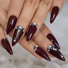 Rhinestones-for-Pointy-Manicure-7