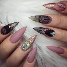 Rhinestones-for-Pointy-Manicure-9