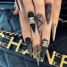 Rich-Branded-Luxury-Nails-Designs-4