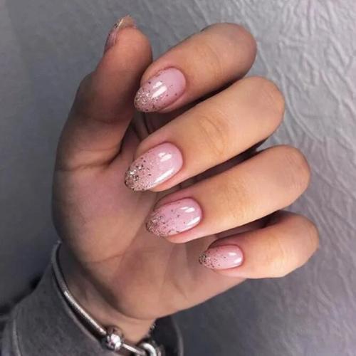 Rich-Gold-Glitter-Gradient-on-Nails-3