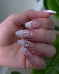 Seashell-Classy-Wedding-Nails-2