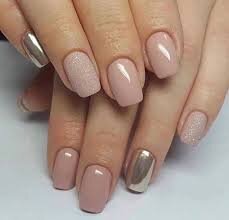 Short-Acrylic-Nails-in-Nude-Shades-8