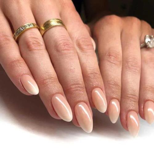 Short-Almond-Acrylic-Nails-1