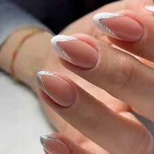 Short-Almond-Acrylic-Nails-10