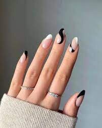 Short-Black-and-White-Nail-Designs-5