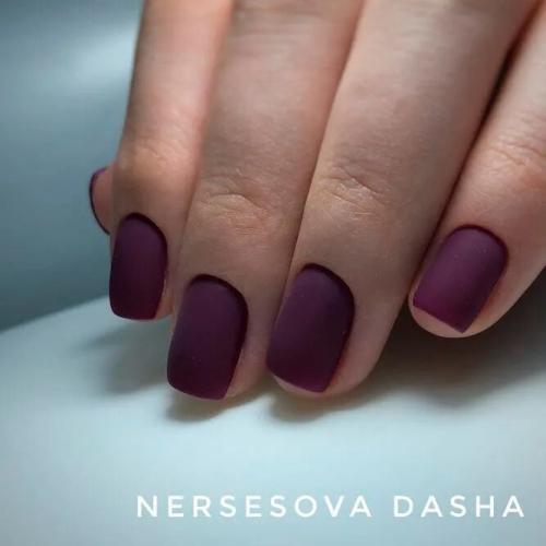 Short-Burgundy-Matte-Nail-Polish-1