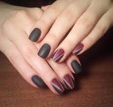 Short-Burgundy-Matte-Nail-Polish-4