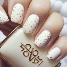 Short-White-Nails-10