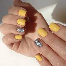 Short-Yellow-Nail-Design-with-Glitter-2