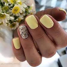 Short-Yellow-Nail-Design-with-Glitter-3