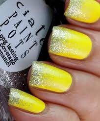 Short-Yellow-Nail-Design-with-Glitter-4