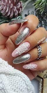 Silver-Christmas-Nails-2