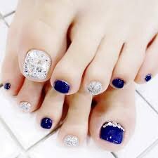 Silver-Glitter-Toe-Nails-7