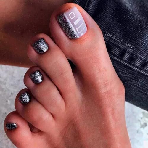 Silver-Shades-For-Your-Toes-3