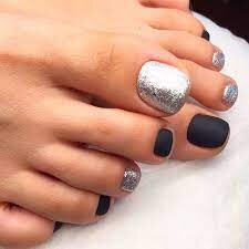 Silver-Shades-For-Your-Toes-4