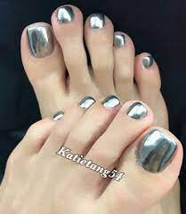 Silver-Shades-For-Your-Toes-6