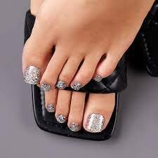 Silver-Shades-For-Your-Toes-7