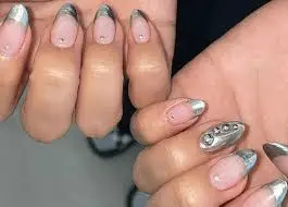 Silver-nail-designs-10