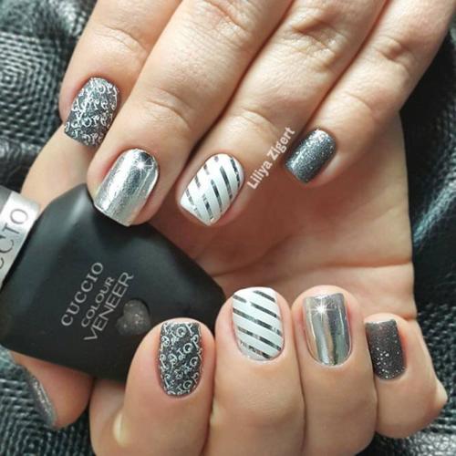 Simple-Striped-New-Years-Nails-2