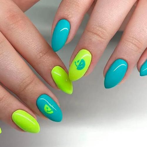Smiley-Face-Nails-Designs-5