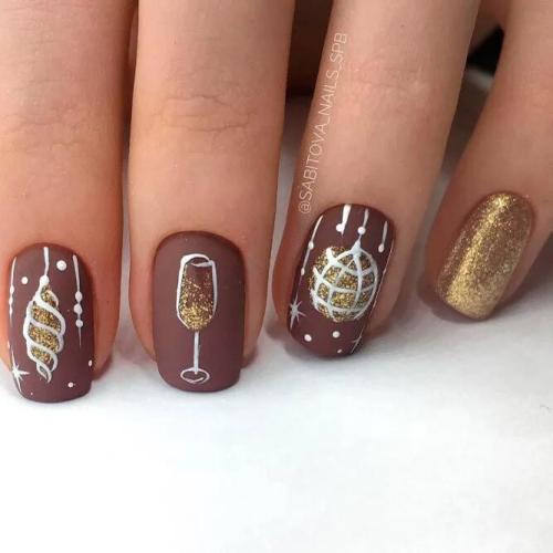 Sparkling-Champagne-New-Years-Nails-1