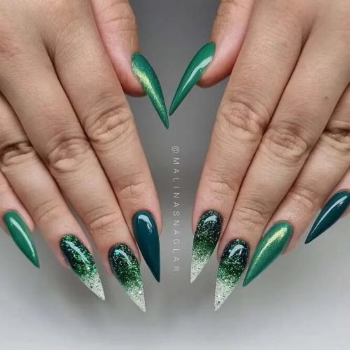 Sparkly-Glitter-And-Rhinestones-Nail-Art-2