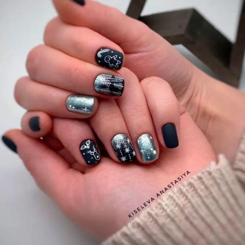 Sparkly-Glitter-And-Rhinestones-Nail-Art-4