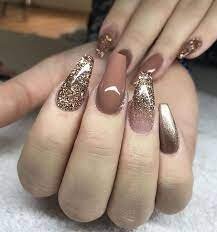 Sparkly-Ideas-For-Your-Perfect-Mani-5