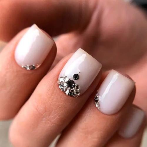 Square-Nail-Designs-With-Rhinestones-4