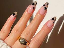 Star-Nails-Negative-Space-4