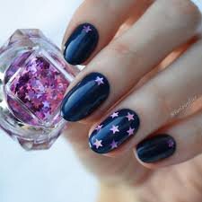 Star-Nails-Negative-Space-9