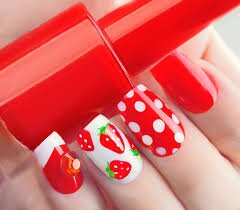 Strawberry-Art-with-French-Manicure-3