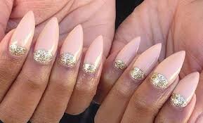 Stunning-Glitter-Pointy-Nail-Designs-9