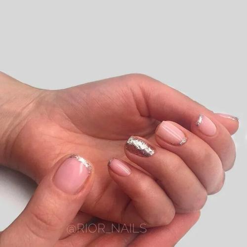 Stylish-Short-Nude-Nails-With-Glitter-4