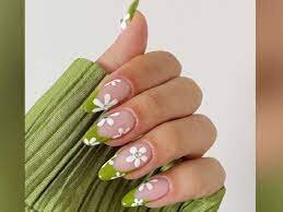 Summer-Floral-Nails-3