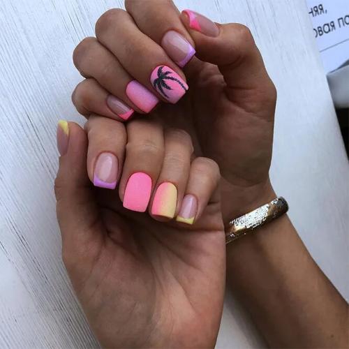 Summer-Nails-With-Tropical-Palms-Accents-1