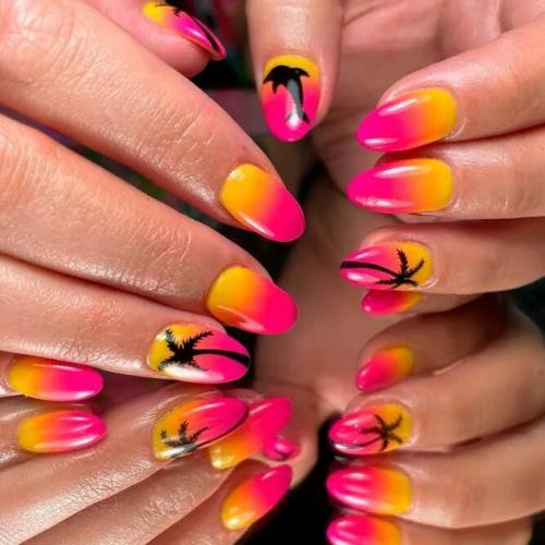 Summer-Nails-With-Tropical-Palms-Accents-2