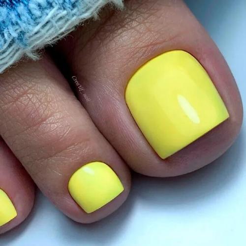 Summer-Toe-Nails-with-One-Tone-3