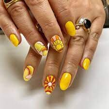 Summer-Yellow-Nails-4