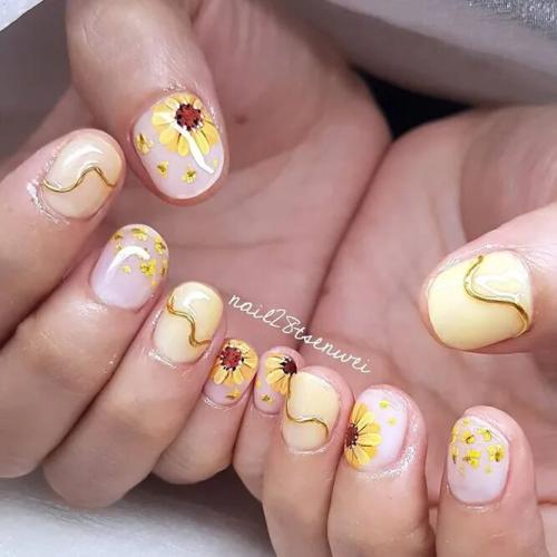 Sunflowers-Nails-1